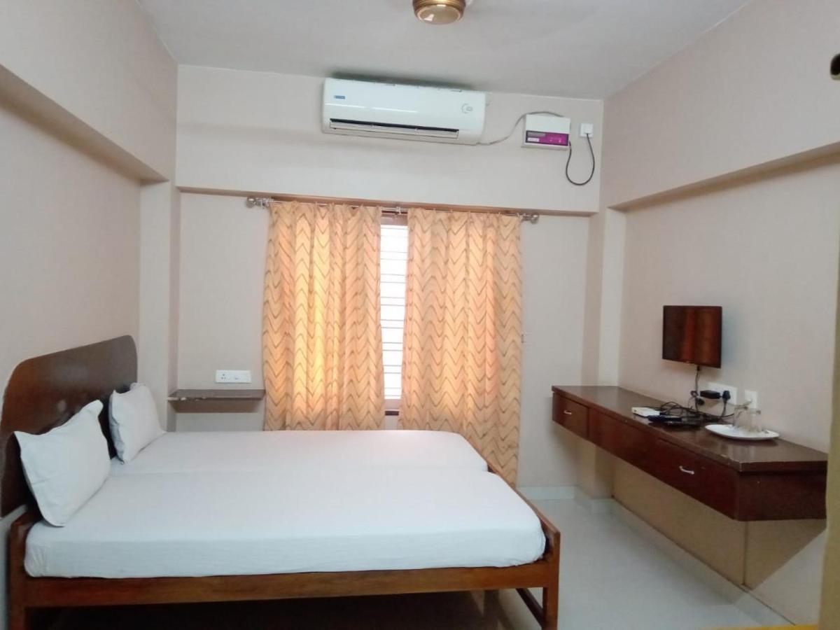 Sangeetha Tourist Home Thiruvananthapuram Dış mekan fotoğraf