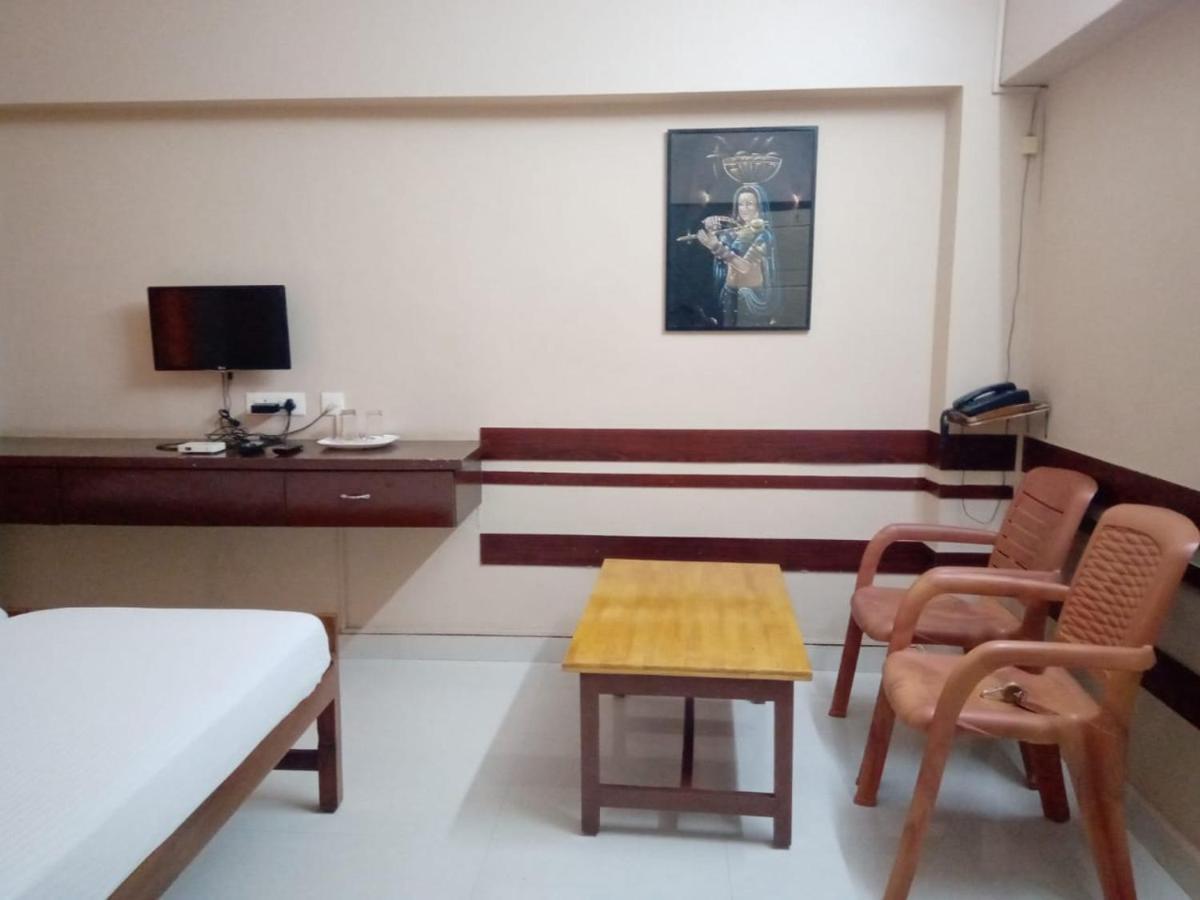Sangeetha Tourist Home Thiruvananthapuram Dış mekan fotoğraf