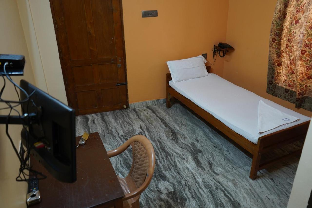 Sangeetha Tourist Home Thiruvananthapuram Dış mekan fotoğraf