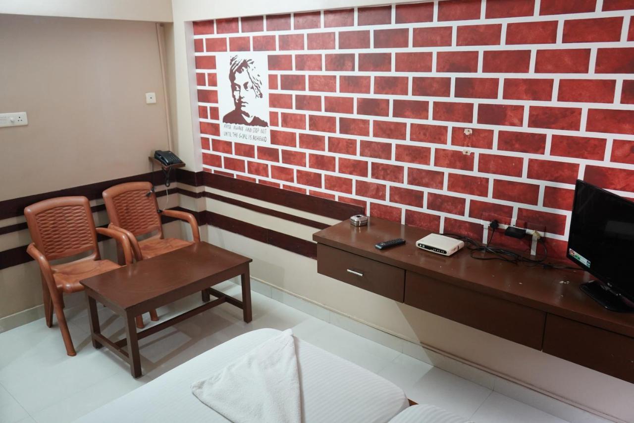 Sangeetha Tourist Home Thiruvananthapuram Dış mekan fotoğraf